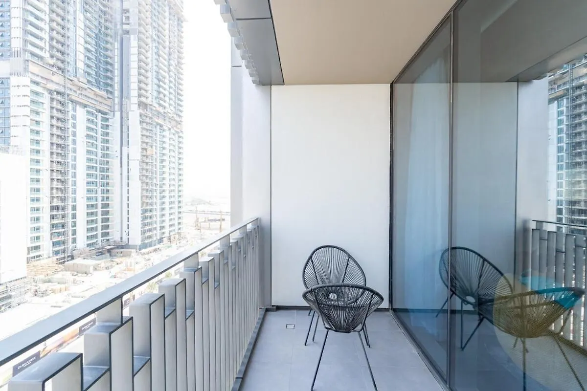 Stylish 2-Bed Oasis With Pool In Peaceful Creek Harbour Apartment Dubai United Arab Emirates