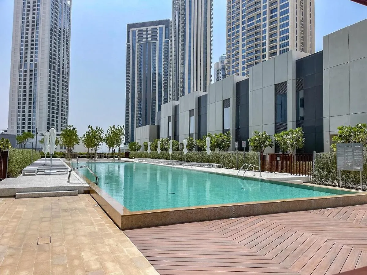 Stylish 2-Bed Oasis With Pool In Peaceful Creek Harbour Apartment Dubai