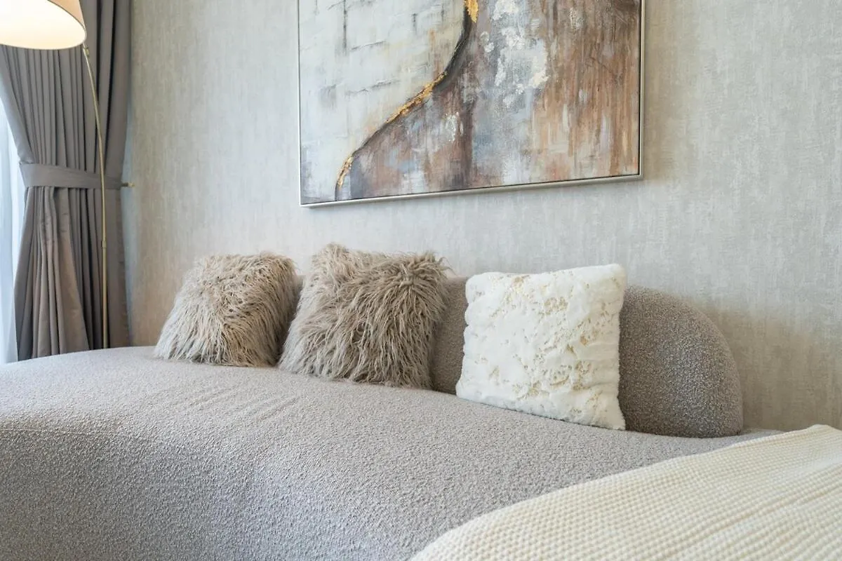 Stylish 2-Bed Oasis With Pool In Peaceful Creek Harbour Apartment Dubai