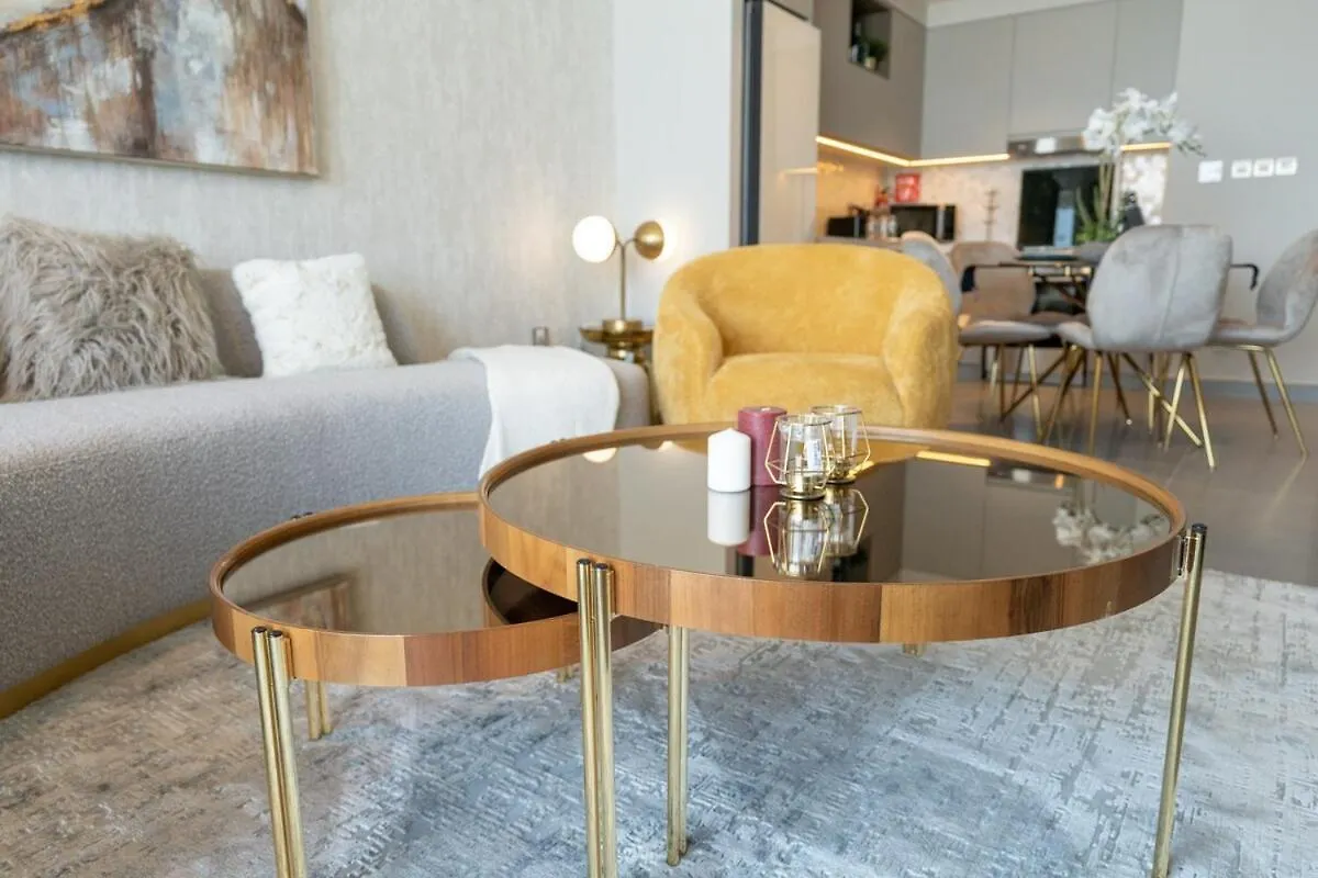 Stylish 2-Bed Oasis With Pool In Peaceful Creek Harbour Apartment Dubai 0*,
