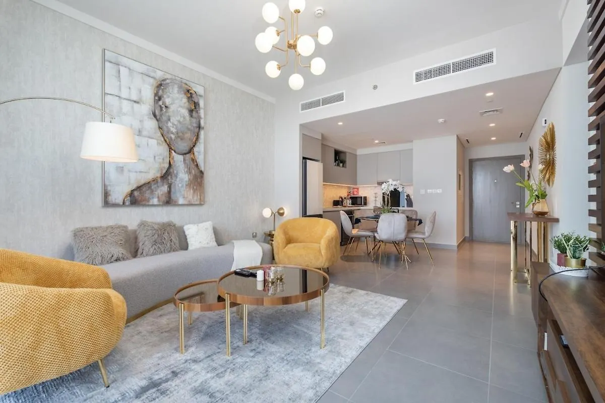 Stylish 2-Bed Oasis With Pool In Peaceful Creek Harbour Apartment Dubai