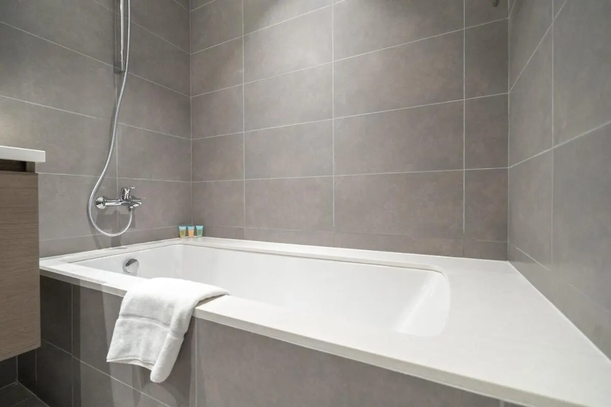 דירות דובאי Stylish 2-Bed Oasis With Pool In Peaceful Creek Harbour 0*,