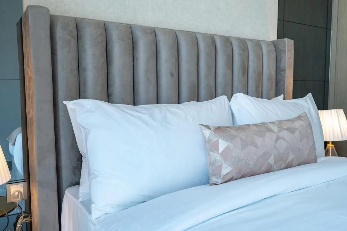 דירות דובאי Stylish 2-Bed Oasis With Pool In Peaceful Creek Harbour 0*,
