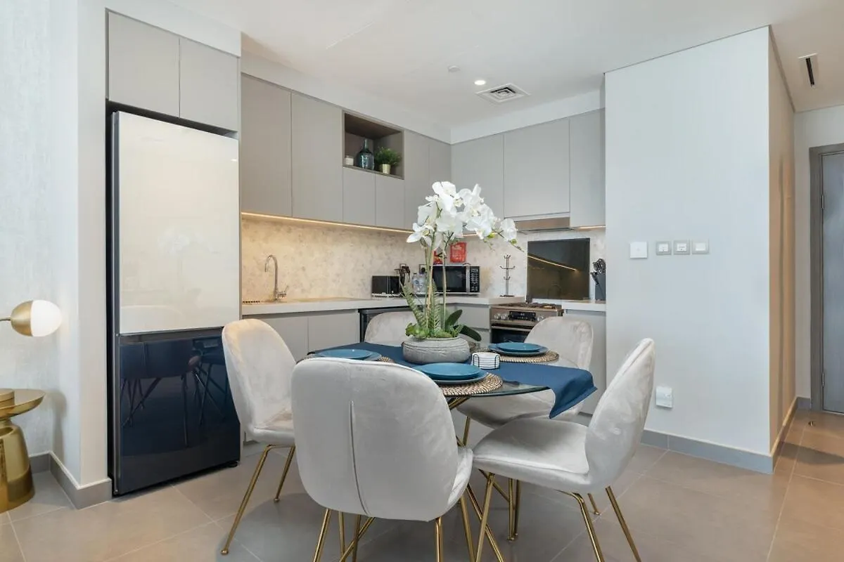דירות דובאי Stylish 2-Bed Oasis With Pool In Peaceful Creek Harbour